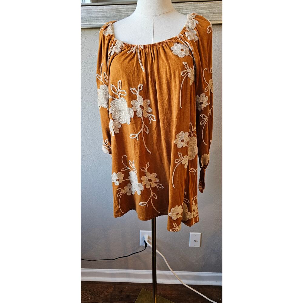 Liv Los Angeles Embroidered Floral White Gold Peasant Top Women Size 2X